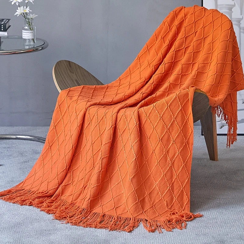 Coperta Lavorata a Maglia: Eleganza Nordica e Comfort per la Tua Casa