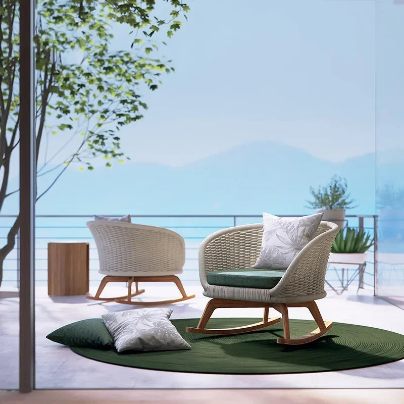 Sedia a Dondolo da Giardino di Lusso - Eleganza e Comfort per Ogni Ambiente