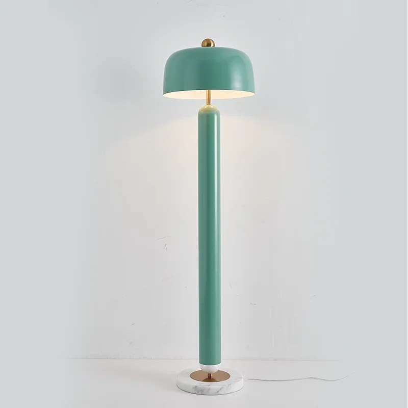 Eleganza Nordic Minimal con Lampada da Terra a Fungo