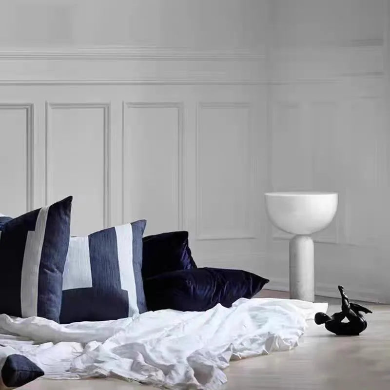 Lampada da Tavolo in Marmo con Touch LED: Design Minimalista e Funzionalità