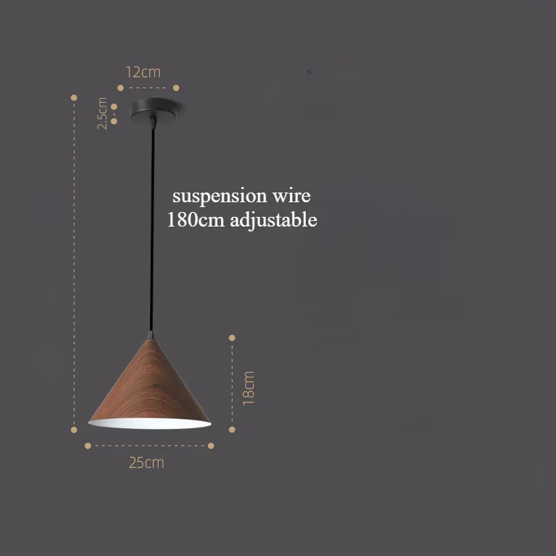 Eleganza Retrò con Lampada a Sospensione in Color Noce