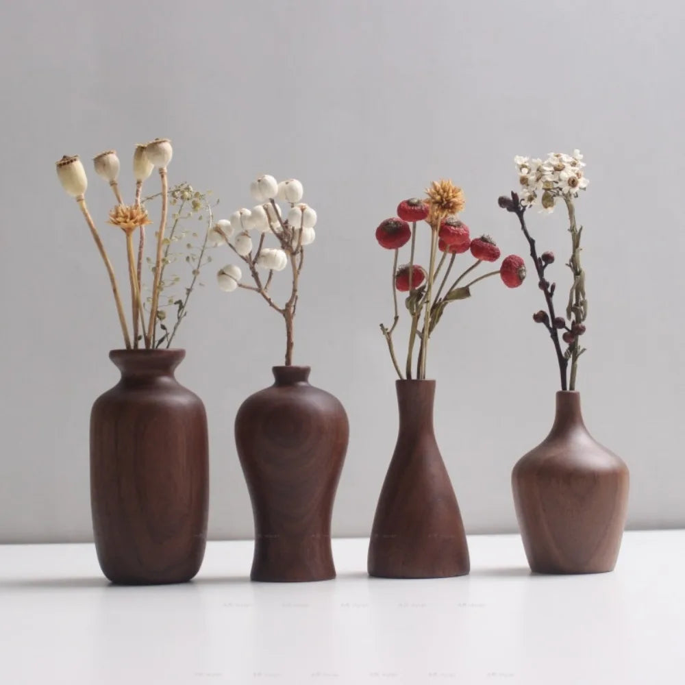 Vaso in Legno Massello Noce Nera: Eleganza Artigianale per la Tua Casa