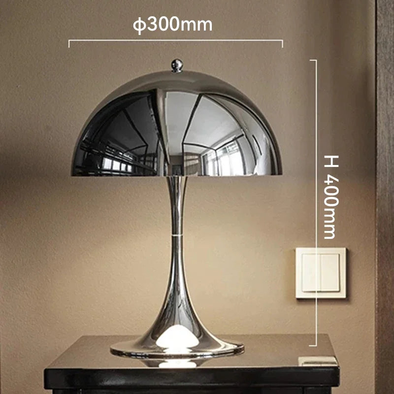 Eleganza Italiana con Lampada da Tavolo a Fungo