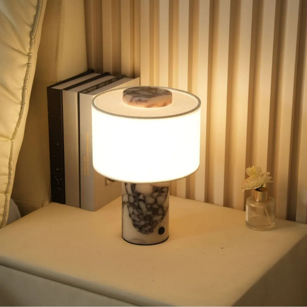 Luce di Marmo, Calore di Casa