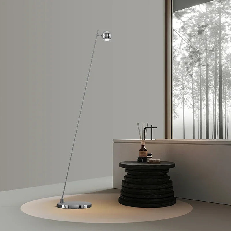 Raffinatezza Art Déco con una Lampada da Terra in Acciaio Inossidabile