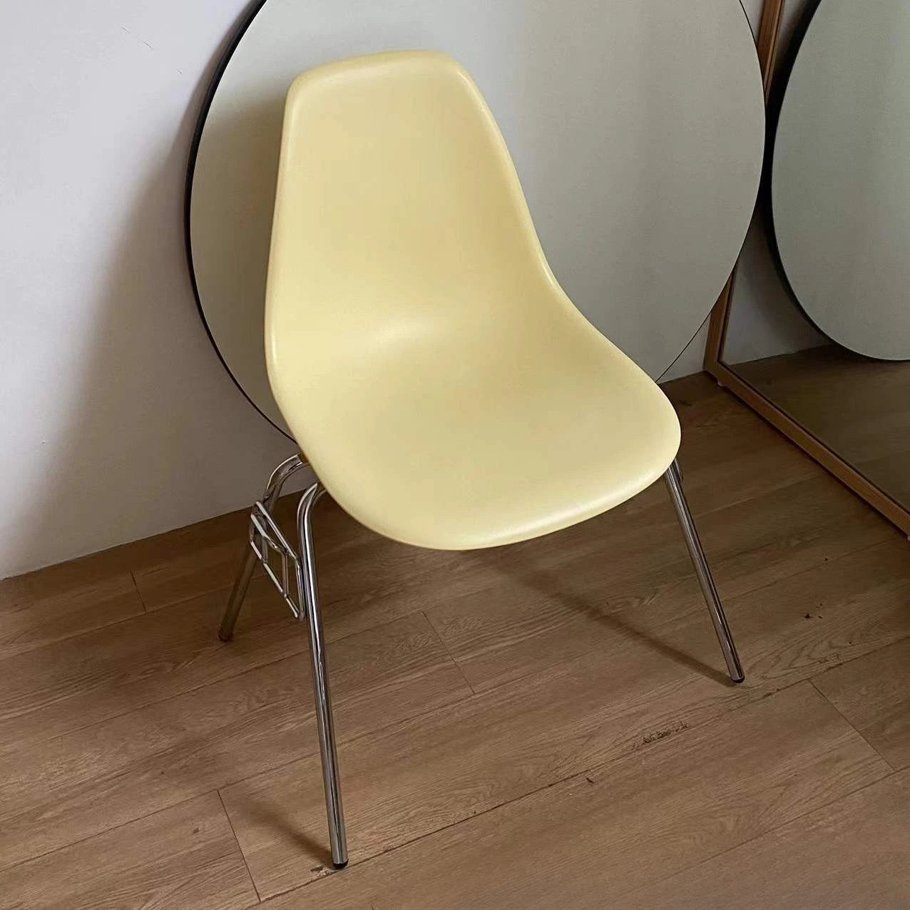 Sedia Designer in Stile Antico Nordico - Eleganza e Funzionalità per la Tua Sala da Pranzo o Studio