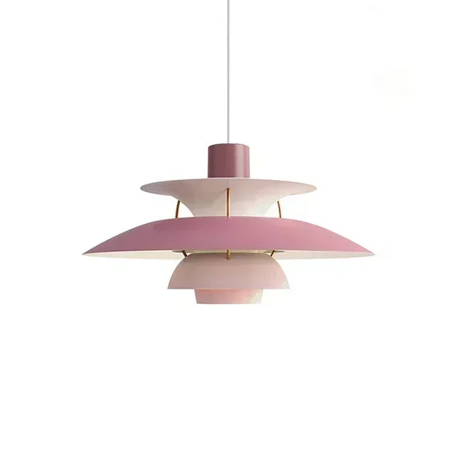 Eleganza Colorata con Lampade a Sospensione di Design Danese
