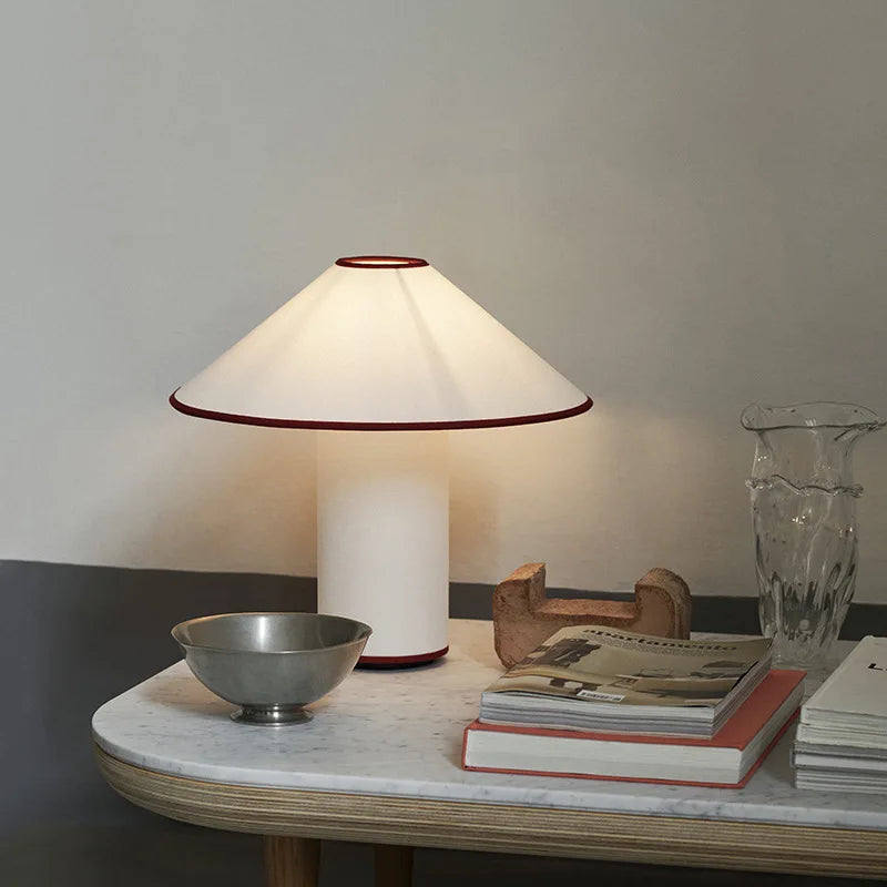 Eleganza Wabi-Sabi con Lampada da Tavolo Colette