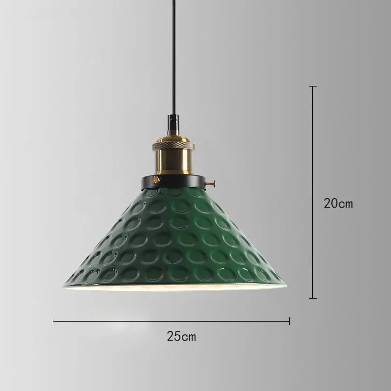 Fascino Industriale con la Lampada a Sospensione Retrò Rossa