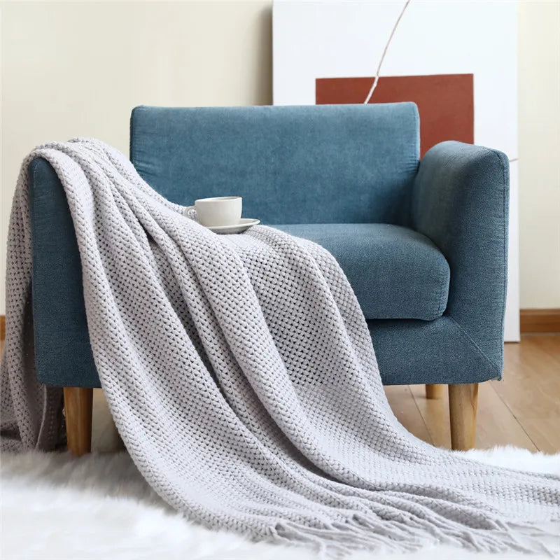 Coperta Lavorata a Maglia Nordic: Eleganza e Comfort per la Tua Casa