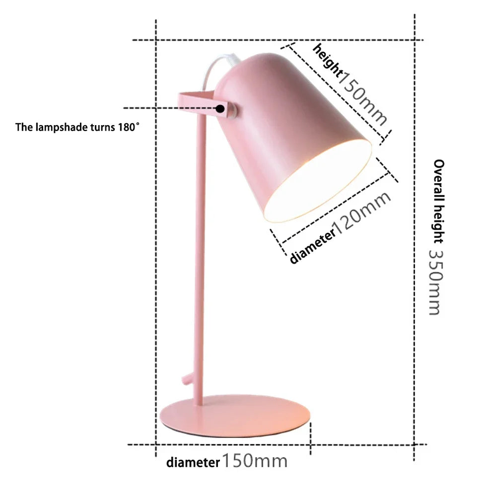 Illuminazione Elegante con Lampada da Tavolo Nordica in Metallo