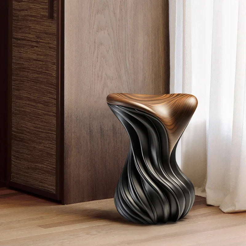 Tavolino da Caffè Artistico in Noce - Eleganza e Raffinatezza per Ogni Ambiente