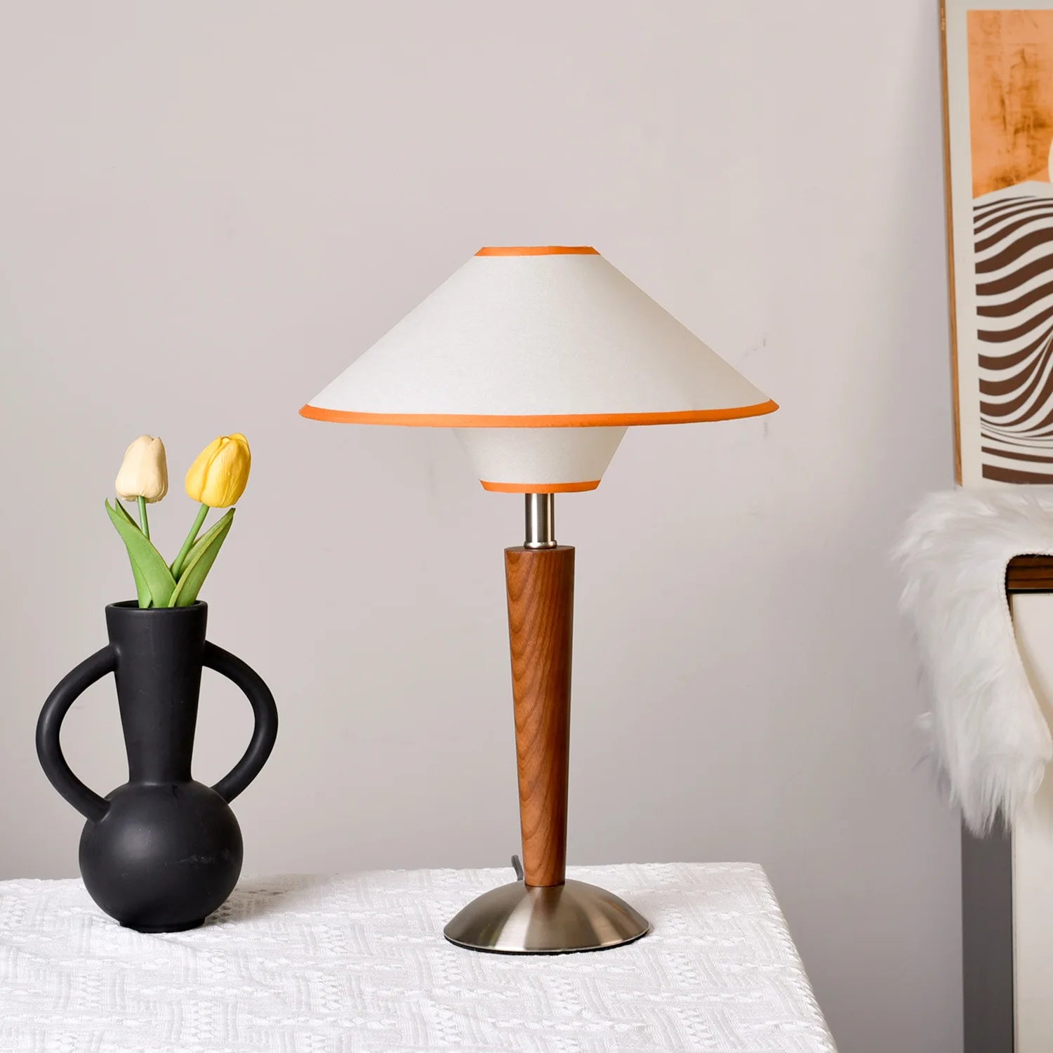 Eleganza Contemporanea con Lampada da Tavolo in Legno e Tessuto
