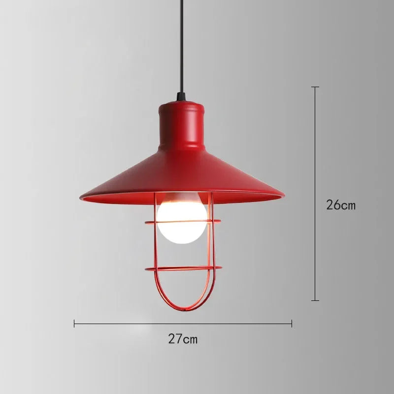 Fascino Industriale con la Lampada a Sospensione Retrò Rossa