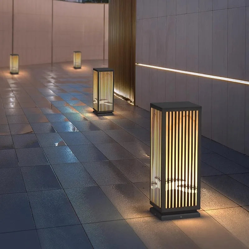 Lampada da Giardino in Marmo e Acciaio - Eleganza e Resistenza per gli Spazi Esterni