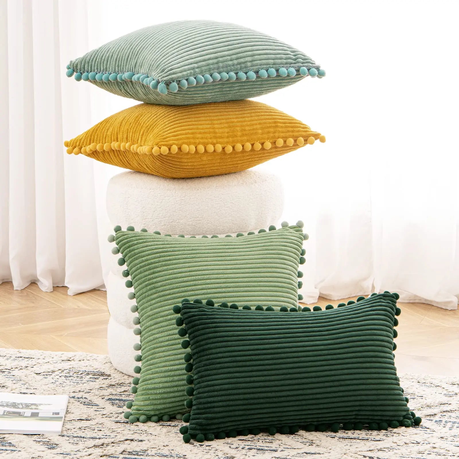 Fodere per Cuscini Boho con Pon-Pon - Eleganza e Comfort per Ogni Ambiente