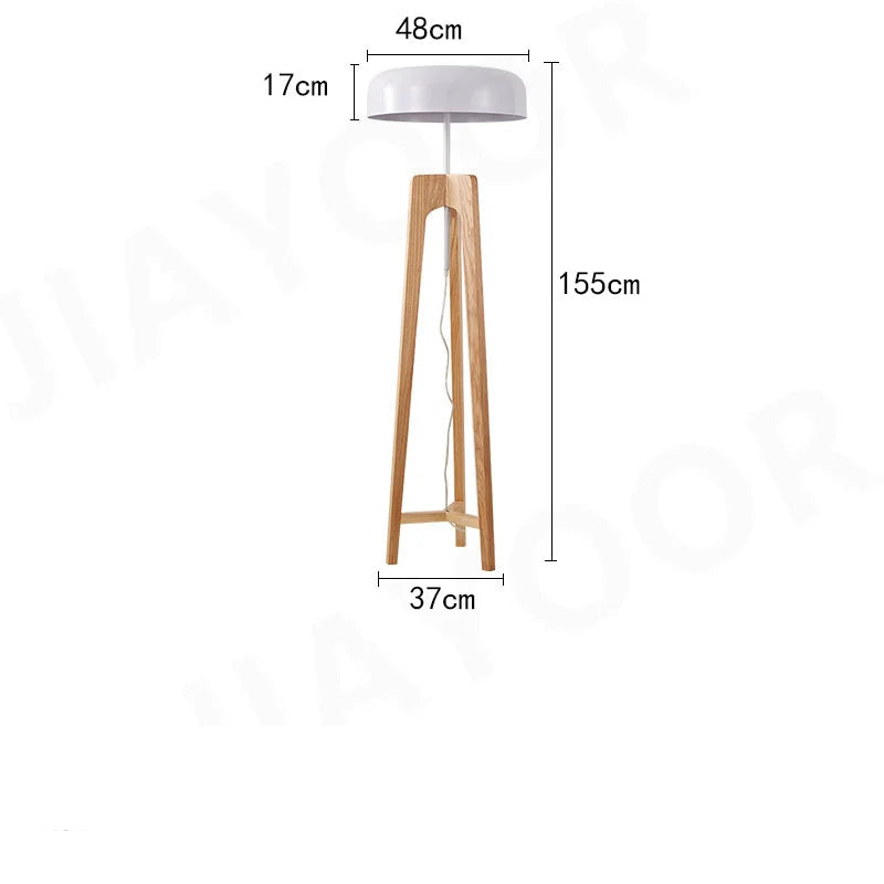 Eleganza Retrò con Lampada da Terra in Legno Massello