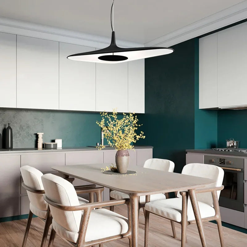 Lampada a Sospensione in Resina Wabi-Sabi – Design Nordico e Luce Variabile