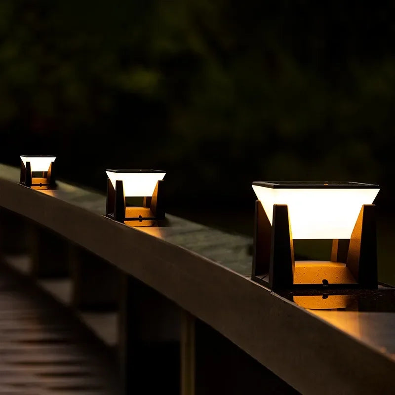 Luci a Colonna Solari per Recinzione - Illuminazione Moderna e Impermeabile per Giardini