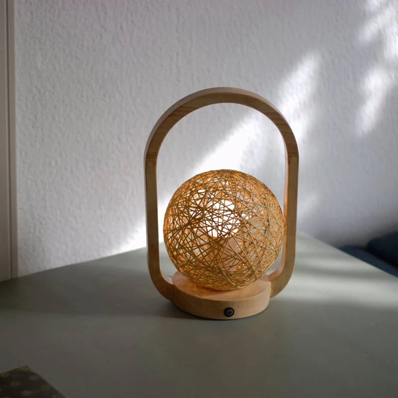 Eleganza e Praticità con Lampada Notturna Touch Wireless