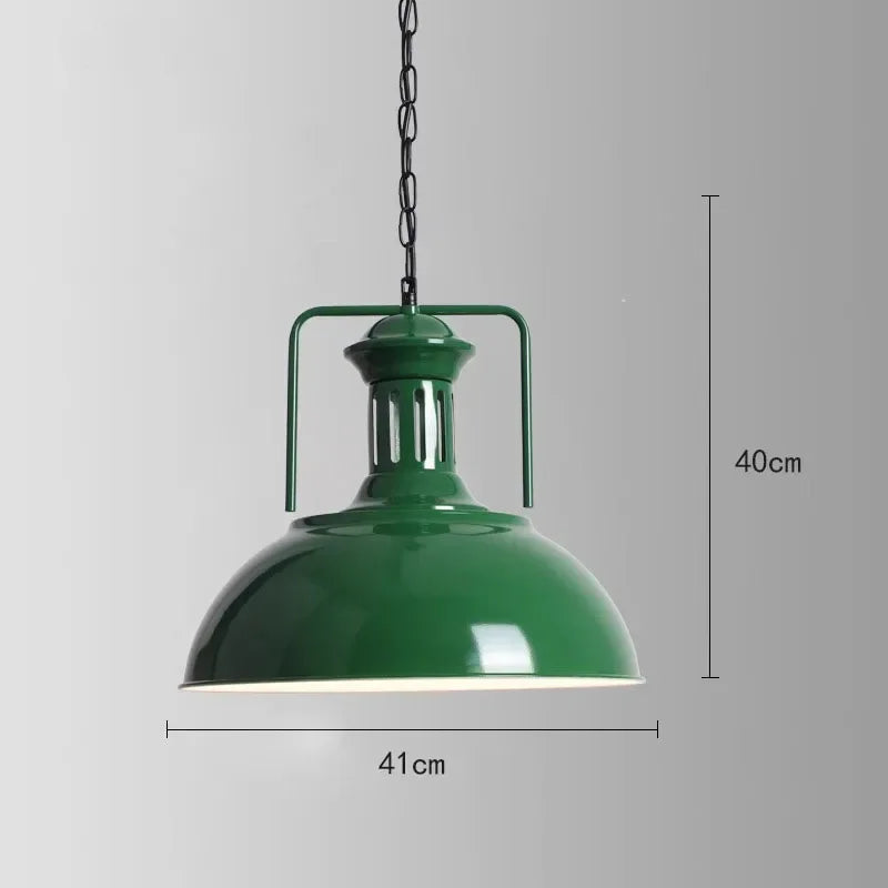 Fascino Industriale con la Lampada a Sospensione Retrò Rossa
