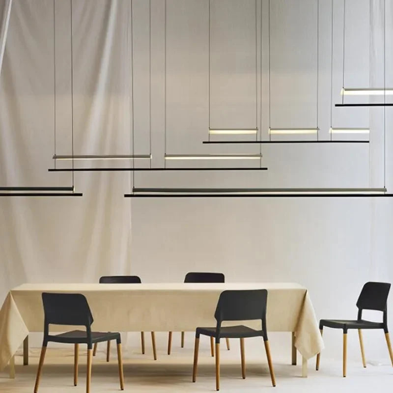 Lampadario Minimalista Scandinavo - Design Lungo e Moderno per Ristoranti e Uffici
