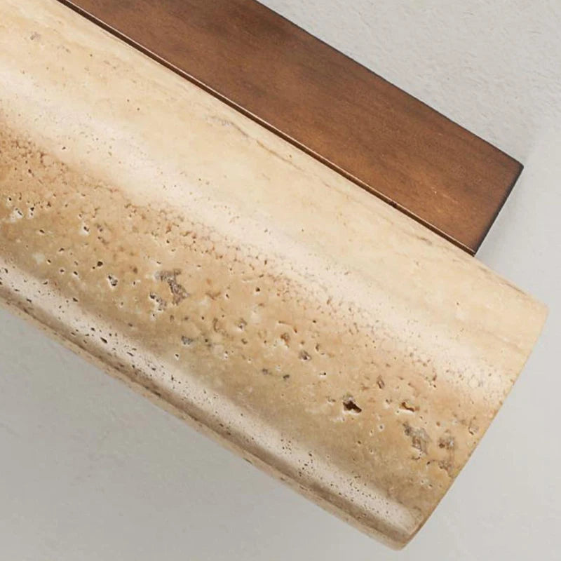 Applique da Parete Wabi-Sabi in Travertino Giallo – Design Scandinavo e Atmosfera Accogliente