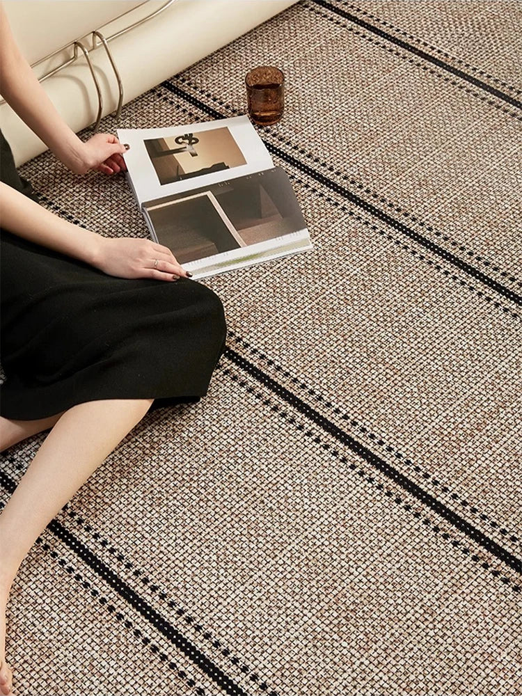 Tappeto Scozzese Artistico Beige e Nero - Eleganza e Comfort per Ogni Ambiente