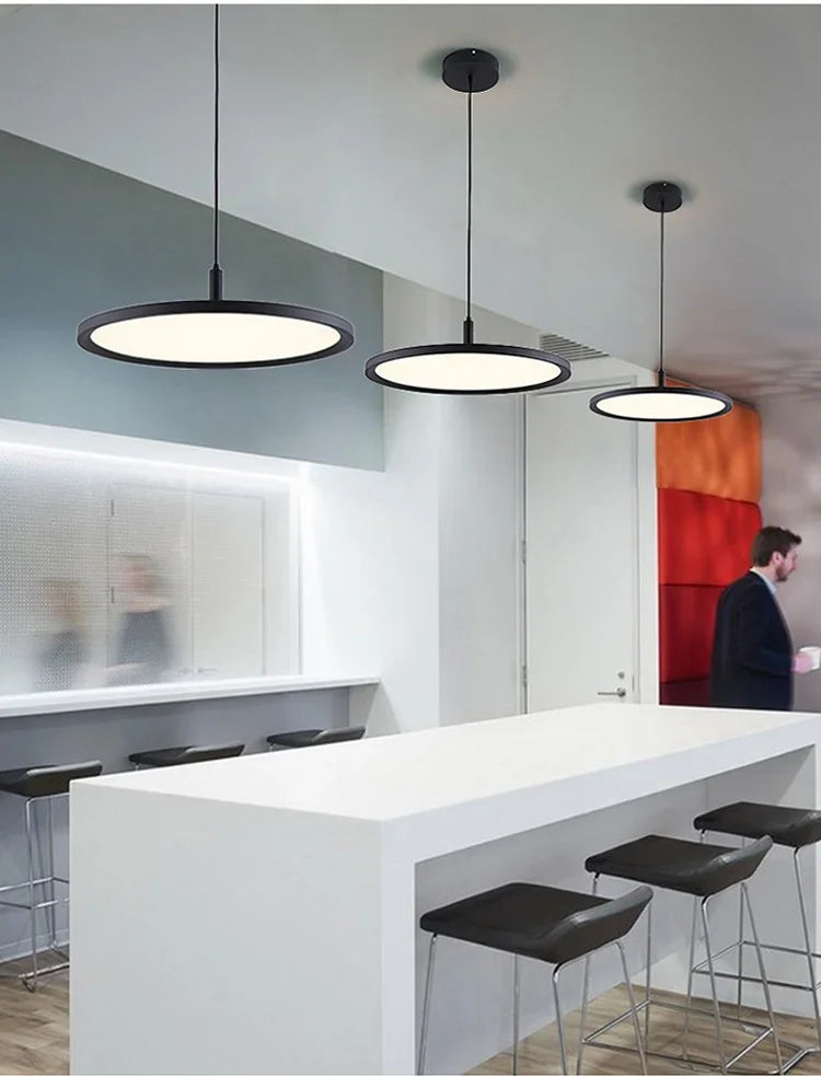 Lampada a Sospensione Nordica in Alluminio - Eleganza Minimalista per Ogni Ambiente