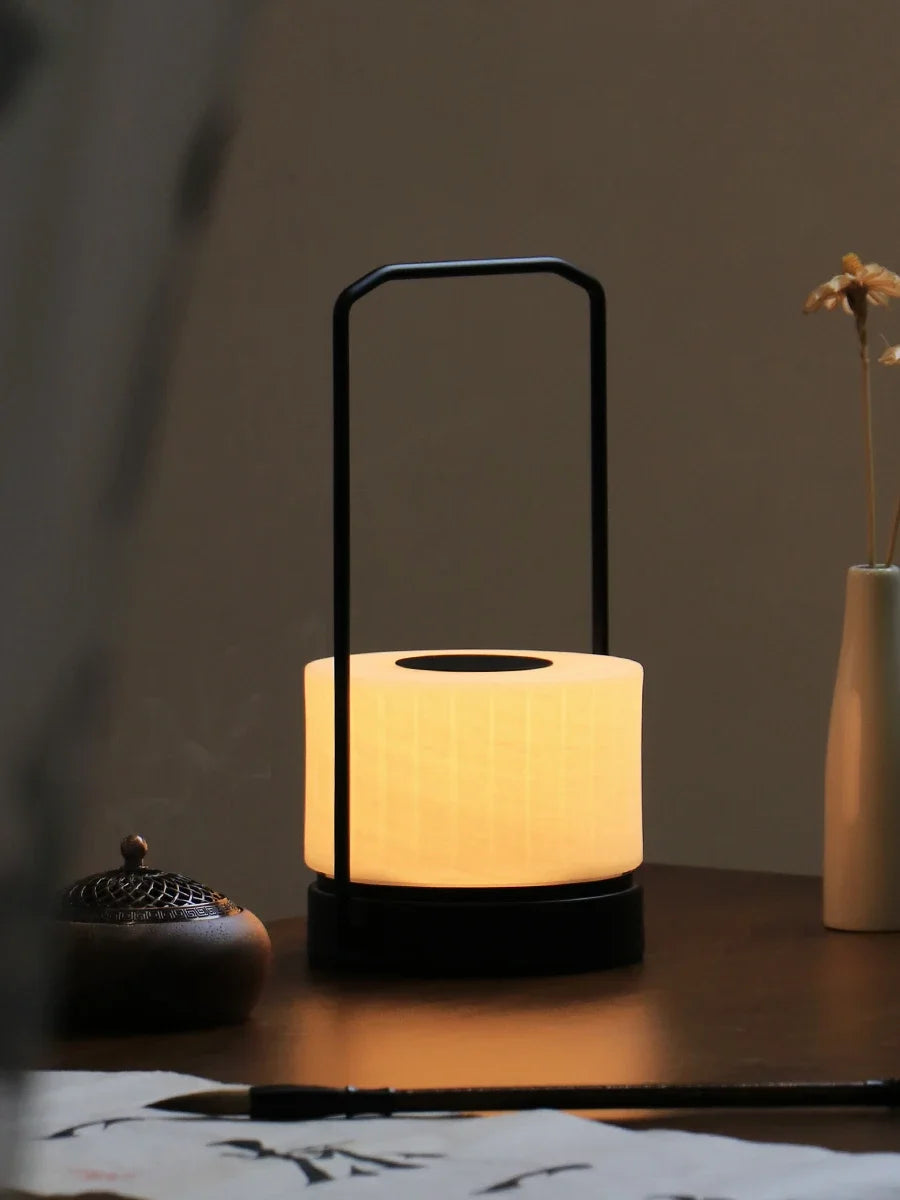 Lampada da Tavolo a LED con Ricarica Wireless – Design Moderno e Multifunzione