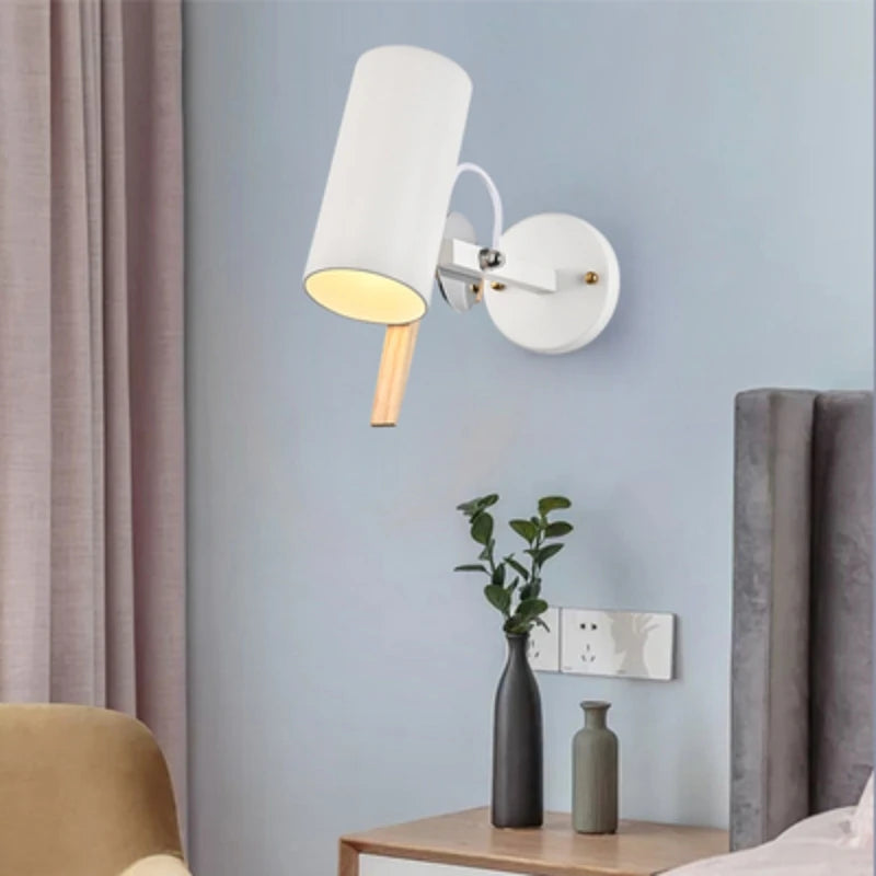 Raffinata Illuminazione con una Lampada da Terra in Stile Europeo