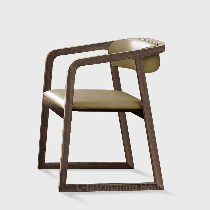 Eleganza Naturale con Poltrona in Legno Massello