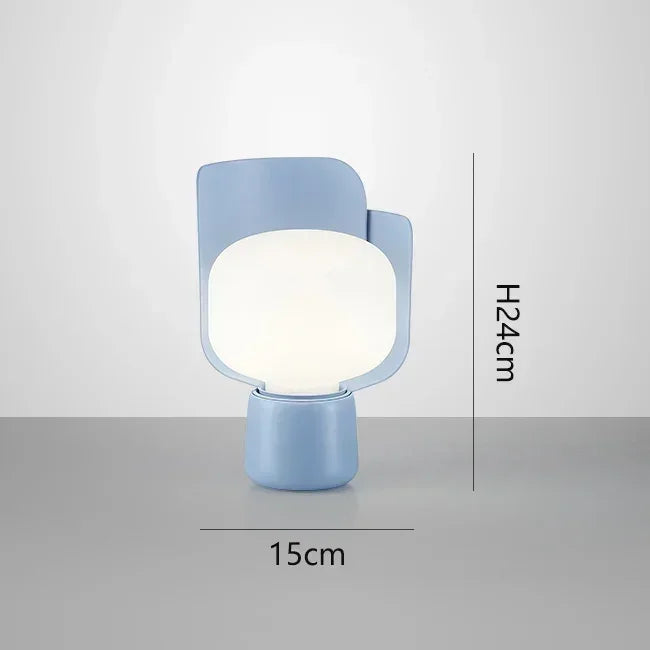 Raffinata Funzionalità con la Lampada Blom a Petali Rotanti