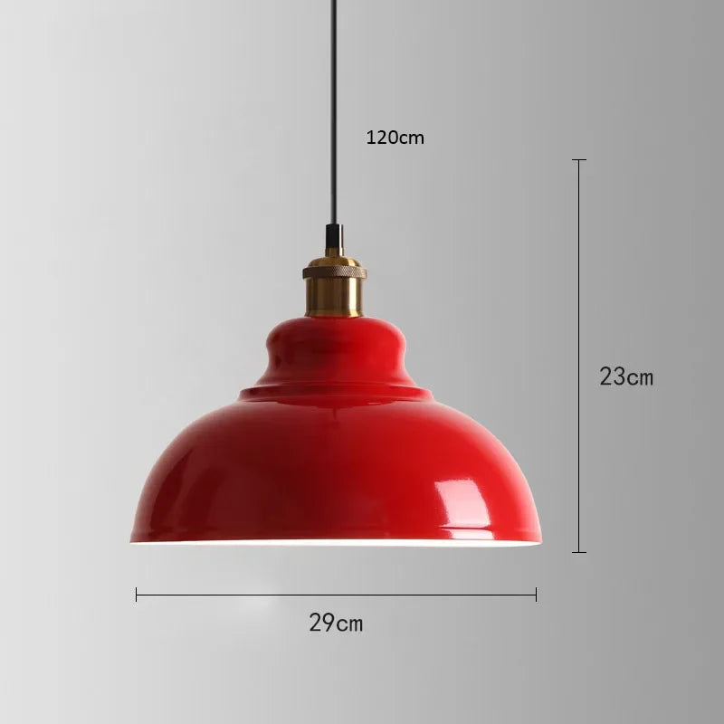 Fascino Industriale con la Lampada a Sospensione Retrò Rossa