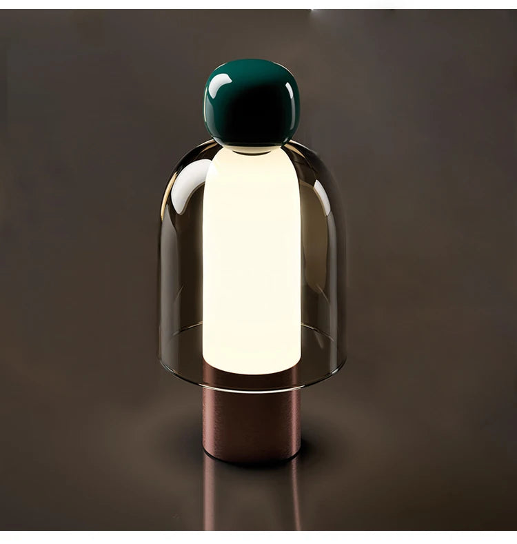 Lampada da Tavolo Ricaricabile a LED: Design Italiano e Funzionalità Portatile