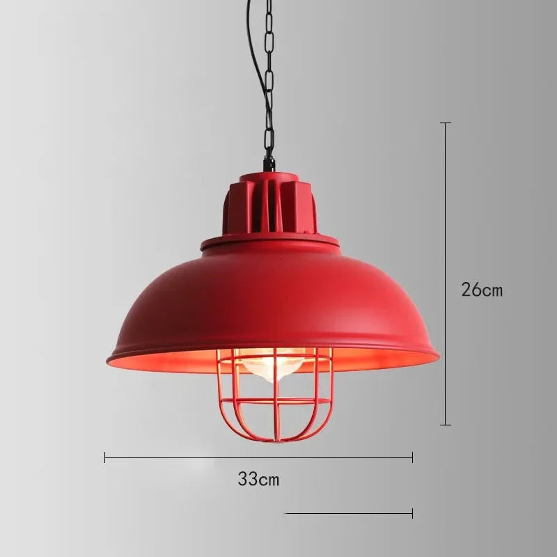 Fascino Industriale con la Lampada a Sospensione Retrò Rossa