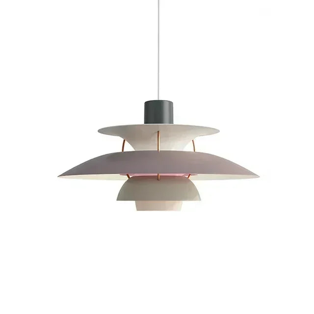 Eleganza Colorata con Lampade a Sospensione di Design Danese