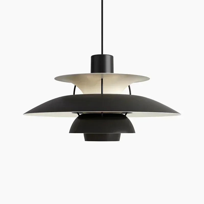 Eleganza Colorata con Lampade a Sospensione di Design Danese