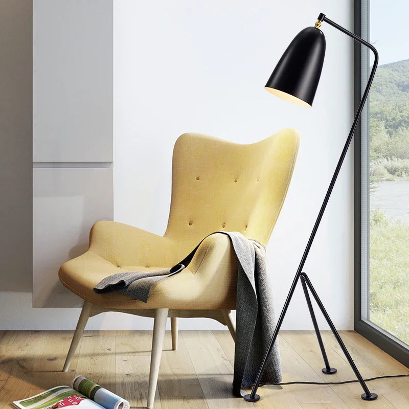 Stile Nordico con Lampada da Terra Macaron