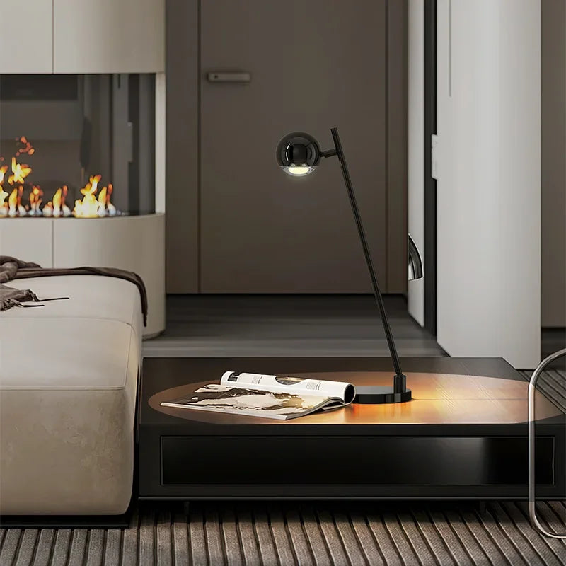 Raffinatezza Art Déco con una Lampada da Terra in Acciaio Inossidabile