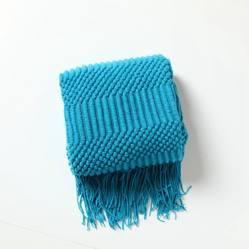 Coperta Lavorata a Maglia: Eleganza Nordica e Comfort per la Tua Casa
