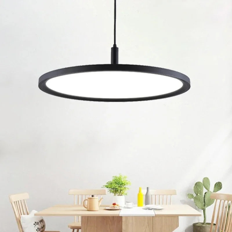 Lampada a Sospensione Nordica in Alluminio - Eleganza Minimalista per Ogni Ambiente