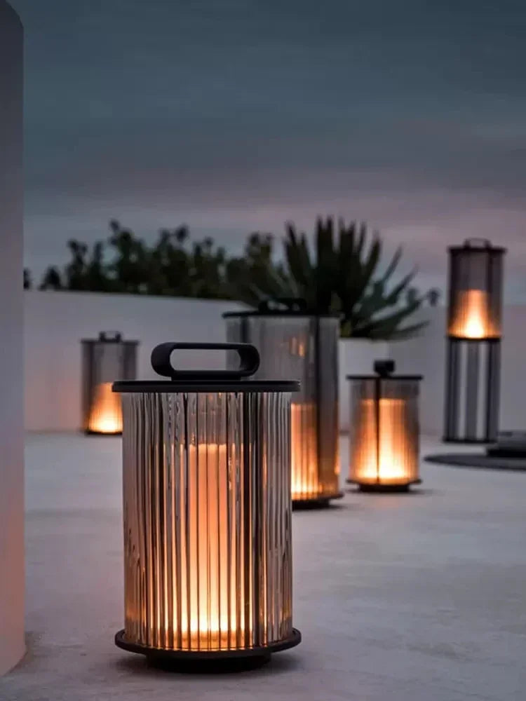 Illumina il Tuo Giardino con Eleganza e Sostenibilità