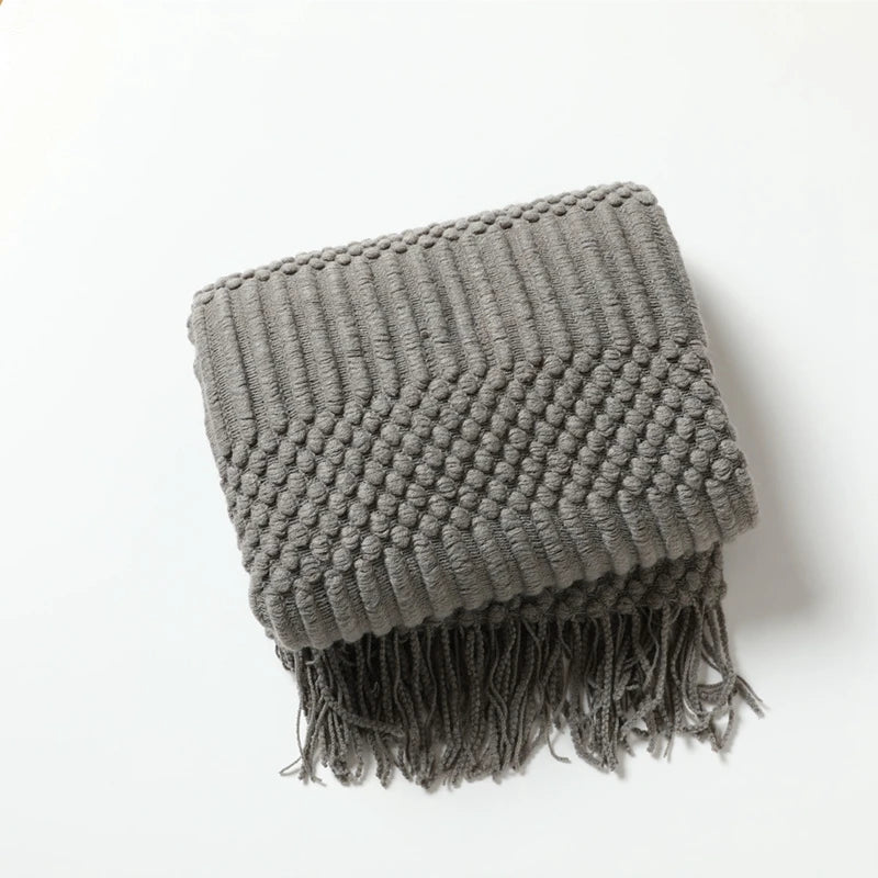 Coperta Lavorata a Maglia: Eleganza Nordica e Comfort per la Tua Casa