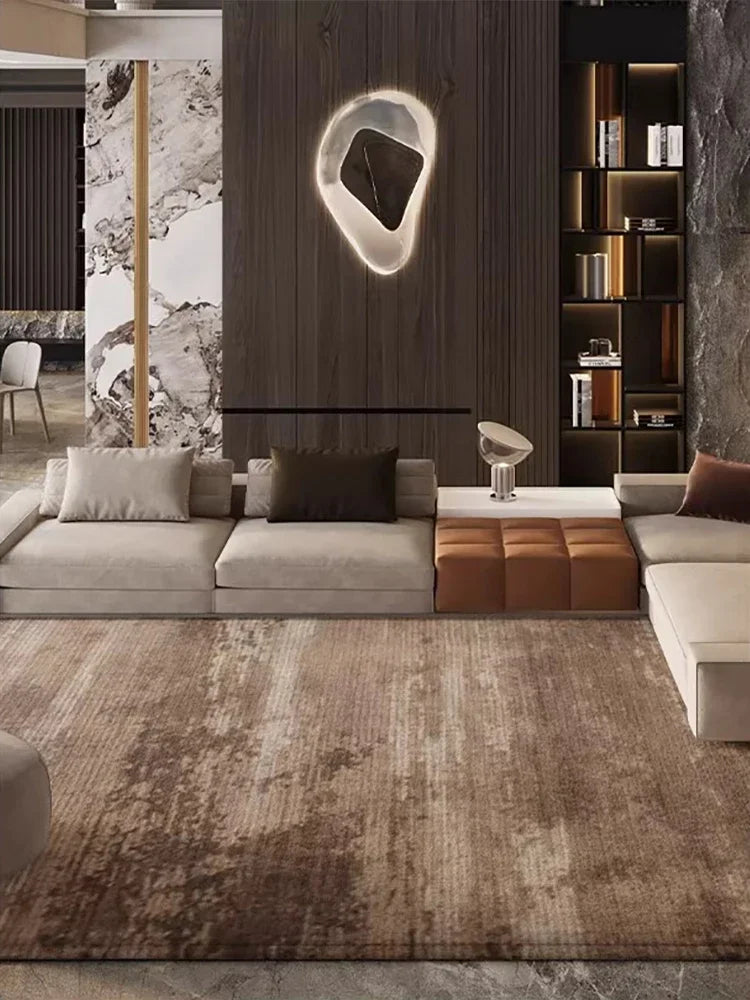 Tappeto Astratto a Strisce Marroni - Eleganza e Comfort per Ogni Stanza