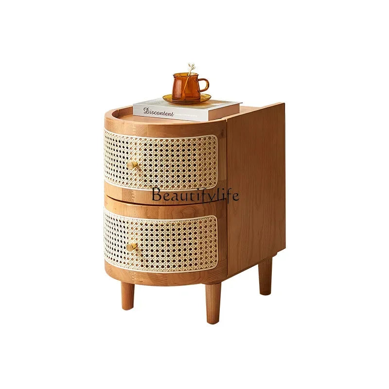 Armadietto in Stile Giapponese in Rattan e Legno Massello: Eleganza Naturale per la Tua Casa