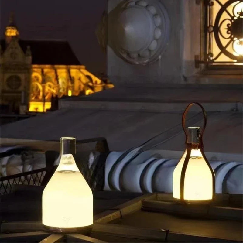 Fascino Retrò con Lampada da Tavolo Atmosferica