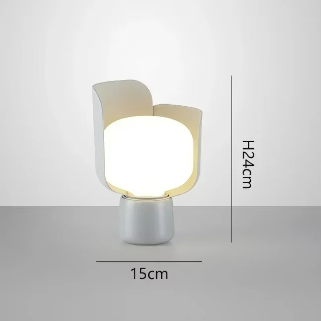 Raffinata Funzionalità con la Lampada Blom a Petali Rotanti
