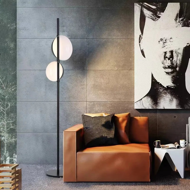 Lampada da Terra Superluna: Design Vintage e Illuminazione Accogliente