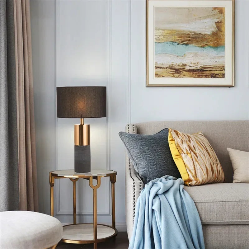 Lampada da Tavolo LED KERWIN - Design Moderno e Funzionale per Ogni Ambiente